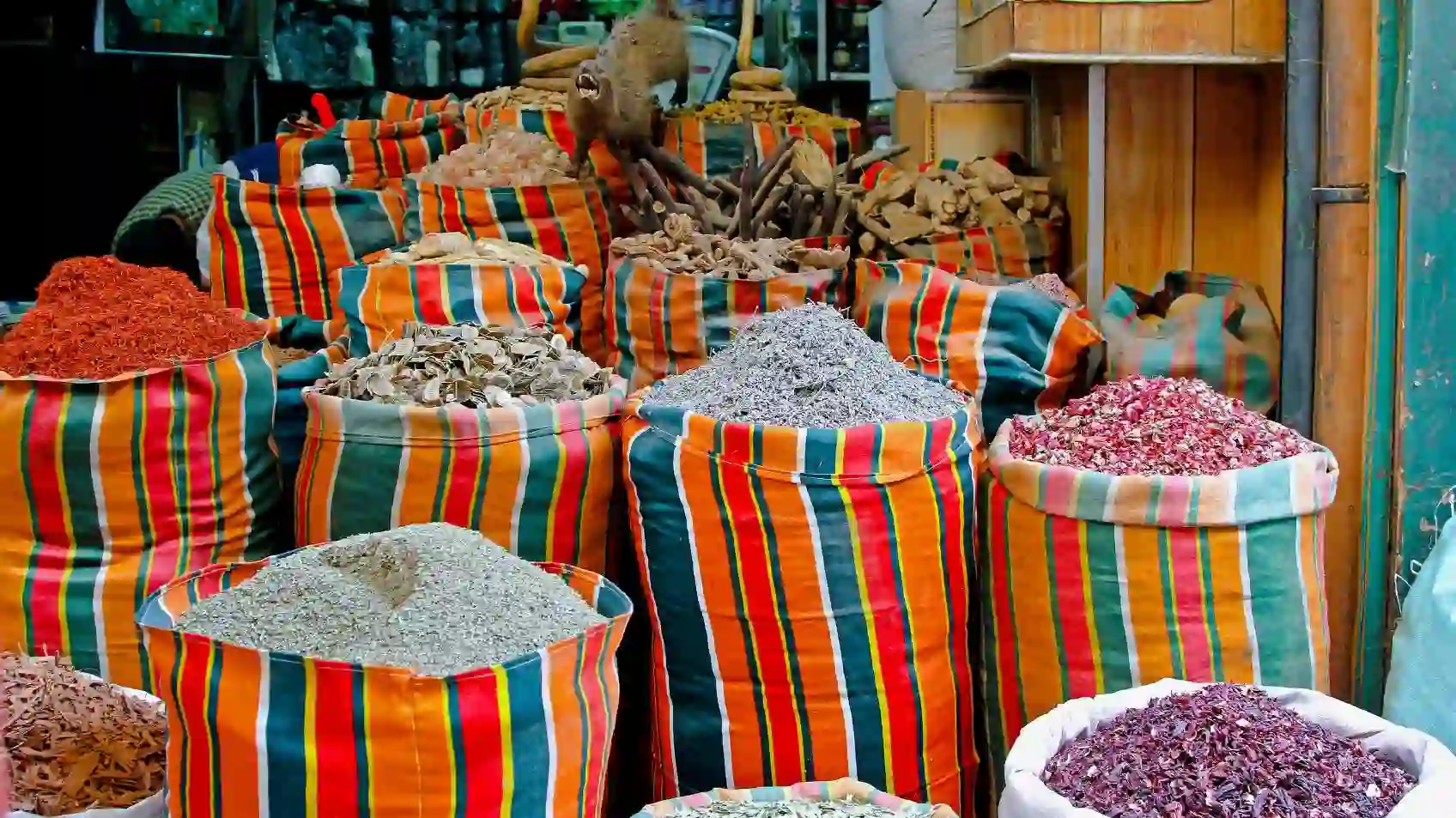 Cairo Khan El Khalily Bazaar, Spices, Egypt travel booking (36)